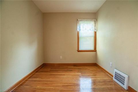 136 Lafayette, Elyria, OH 44035 photo 16