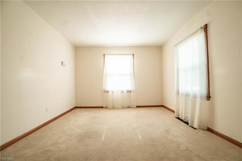 136 Lafayette, Elyria, OH 44035 photo 4