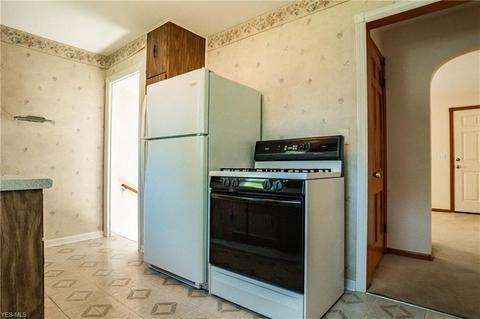 136 Lafayette, Elyria, OH 44035 photo 11