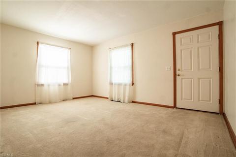 136 Lafayette, Elyria, OH 44035 photo 6