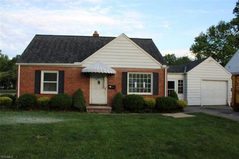 864 E 256th St, Euclid, OH 44132 photo 1