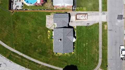 864 E 256th St, Euclid, OH 44132 photo 3