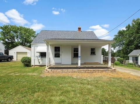 27 Renee Dr, Struthers, OH 44471 photo 1