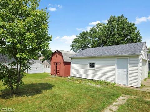 27 Renee Dr, Struthers, OH 44471 photo 11
