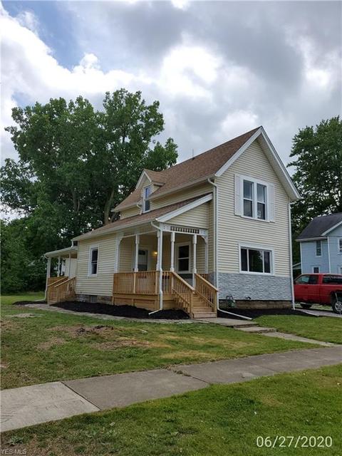 136 Bath St, Elyria, OH 44035 photo 2