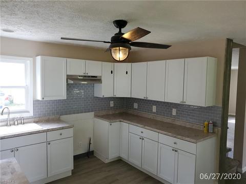 136 Bath St, Elyria, OH 44035 photo 5
