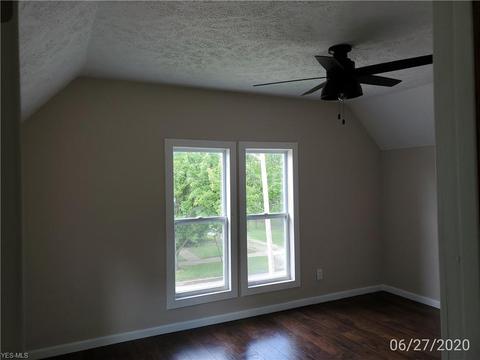 136 Bath St, Elyria, OH 44035 photo 13