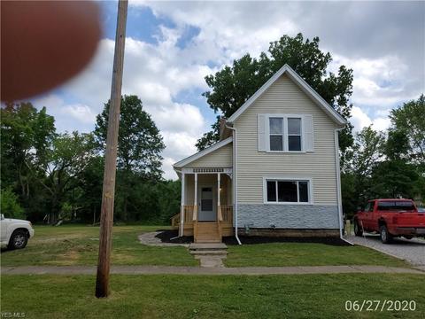 136 Bath St, Elyria, OH 44035 photo 4