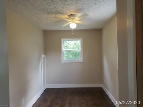 136 Bath St, Elyria, OH 44035 photo 16