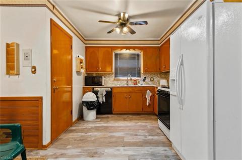 1902 Keystone Rd, Parma, OH 44134 photo 10