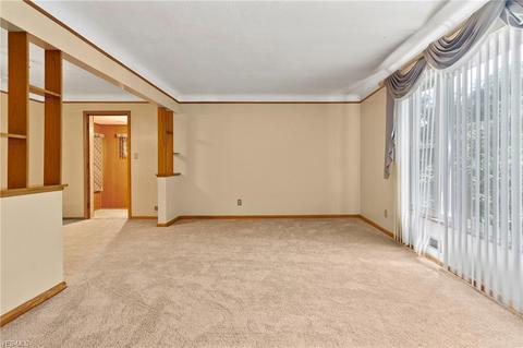 1902 Keystone Rd, Parma, OH 44134 photo 5