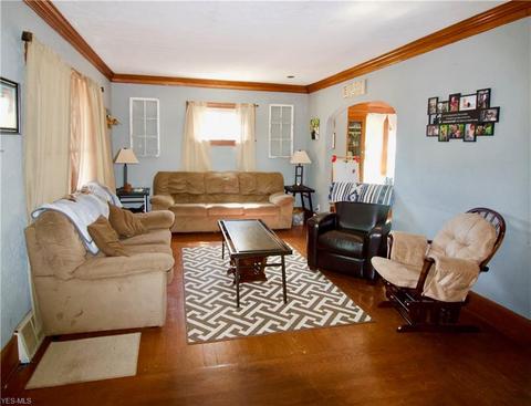 1753 E 34th St, Lorain, OH 44055 photo 3