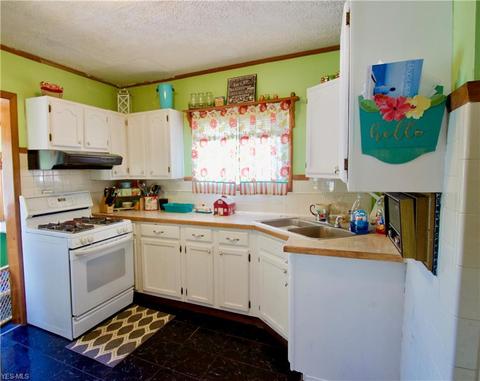 1753 E 34th St, Lorain, OH 44055 photo 6
