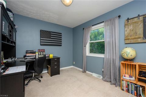 1976 Wright Rd, Akron, OH 44320 photo 9