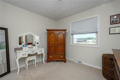 1976 Wright Rd, Akron, OH 44320 photo 10