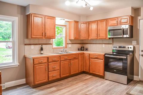 3271 Shellhart Rd, Norton, OH 44203 photo 4
