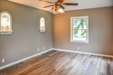 3271 Shellhart Rd, Norton, OH 44203 photo 2