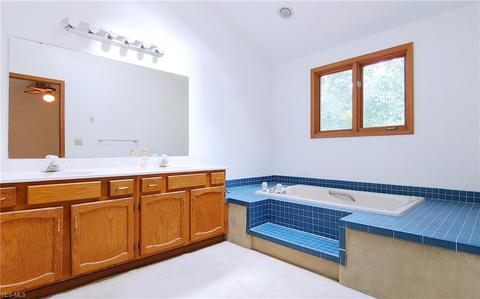 36133 Derby Downs Dr, Solon, OH 44139 photo 18