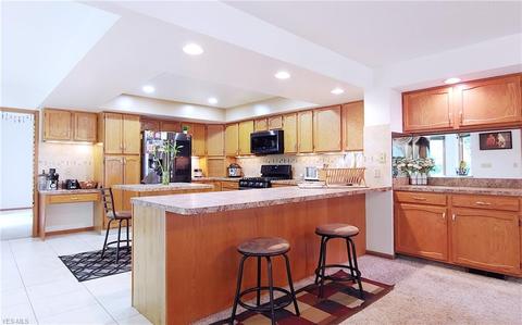 36133 Derby Downs Dr, Solon, OH 44139 photo 10