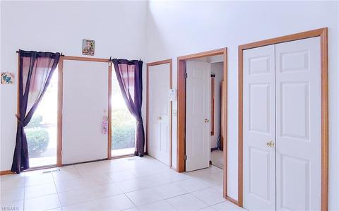 36133 Derby Downs Dr, Solon, OH 44139 photo 2