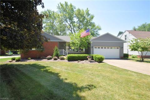 186 Mapleview Dr, Seven Hills, OH 44131 photo 1