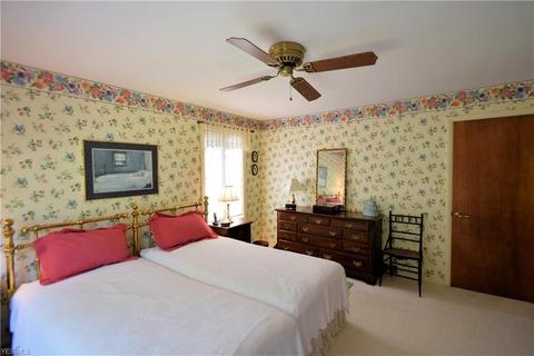 186 Mapleview Dr, Seven Hills, OH 44131 photo 22
