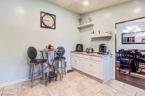 357 Hamilton Cir, Elyria, OH 44035 photo 8