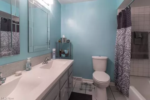 357 Hamilton Cir, Elyria, OH 44035 photo 15