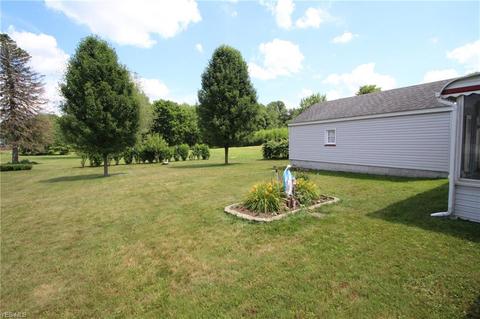 44 Eve Dr, Struthers, OH 44471 photo 2