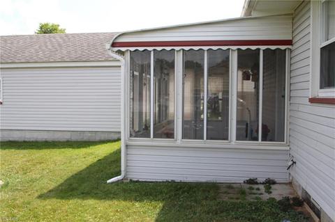 44 Eve Dr, Struthers, OH 44471 photo 4