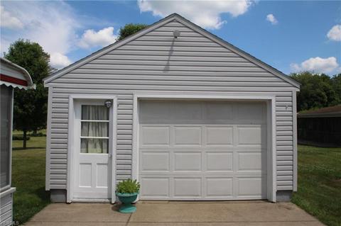 44 Eve Dr, Struthers, OH 44471 photo 6