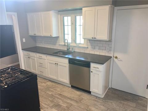 4725 Eldo St, Willoughby, OH 44094 photo 6