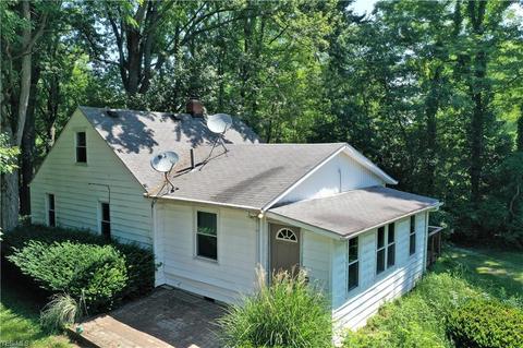 2468 Wright Rd, Akron, OH 44320 photo 4