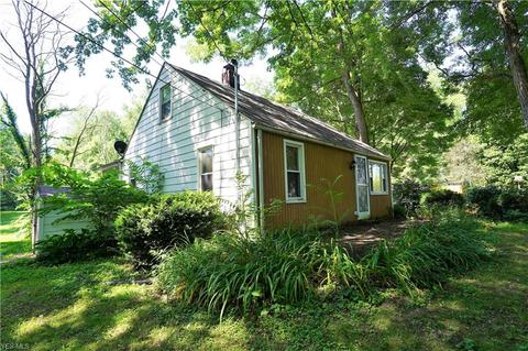 2468 Wright Rd, Akron, OH 44320 photo 3