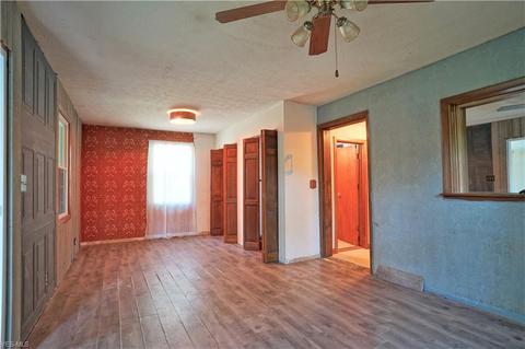 2468 Wright Rd, Akron, OH 44320 photo 18