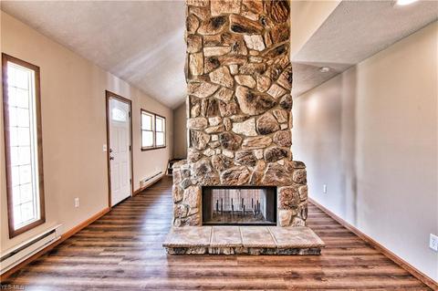 112 Valley Forge Cir, Elyria, OH 44035 photo 3