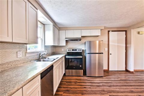 112 Valley Forge Cir, Elyria, OH 44035 photo 9