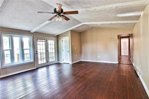 112 Valley Forge Cir, Elyria, OH 44035 photo 6