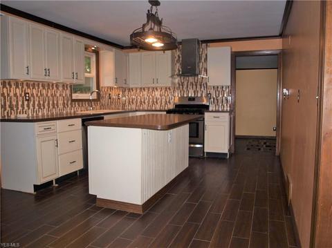 9512 Wolfe Rd, Windham, OH 44288 photo 3