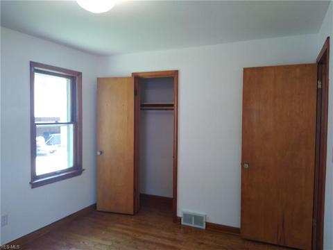 275 Pasadena Ave, Elyria, OH 44035 photo 5
