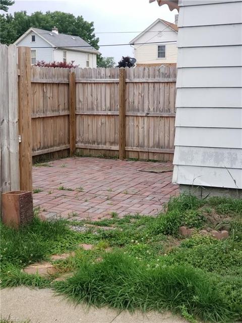 82 Spring St, Struthers, OH 44471 photo 10