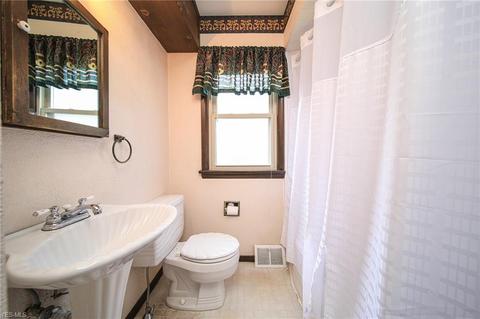 2146 Sunset Dr, Wickliffe, OH 44092 photo 13