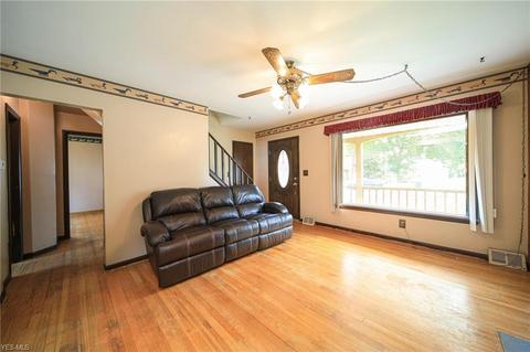 2146 Sunset Dr, Wickliffe, OH 44092 photo 8
