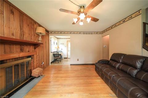 2146 Sunset Dr, Wickliffe, OH 44092 photo 6