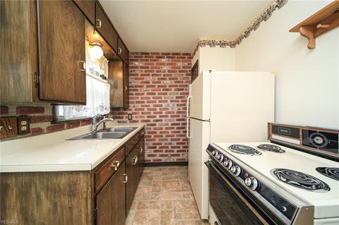 2146 Sunset Dr, Wickliffe, OH 44092 photo 10