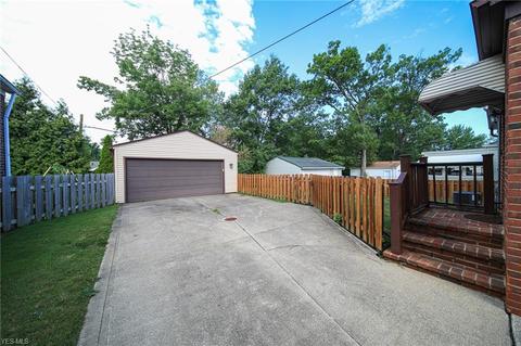 2146 Sunset Dr, Wickliffe, OH 44092 photo 4
