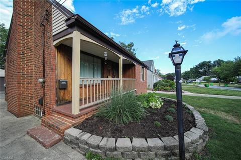 2146 Sunset Dr, Wickliffe, OH 44092 photo 2