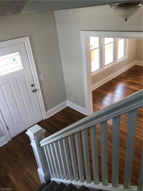 141 Bath St, Elyria, OH 44035 photo 2