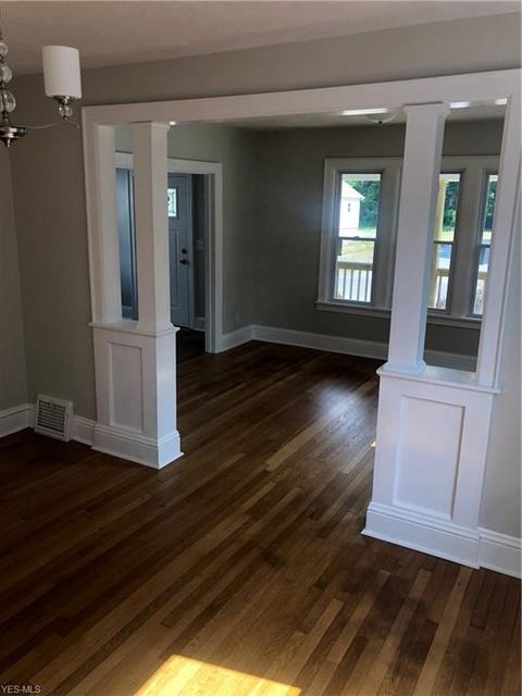 141 Bath St, Elyria, OH 44035 photo 3