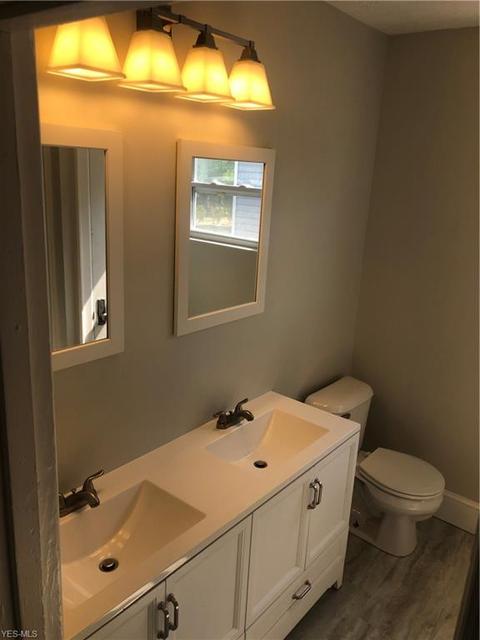 141 Bath St, Elyria, OH 44035 photo 8